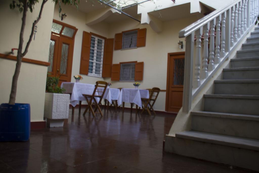 Medieval Rose Hotel 3*